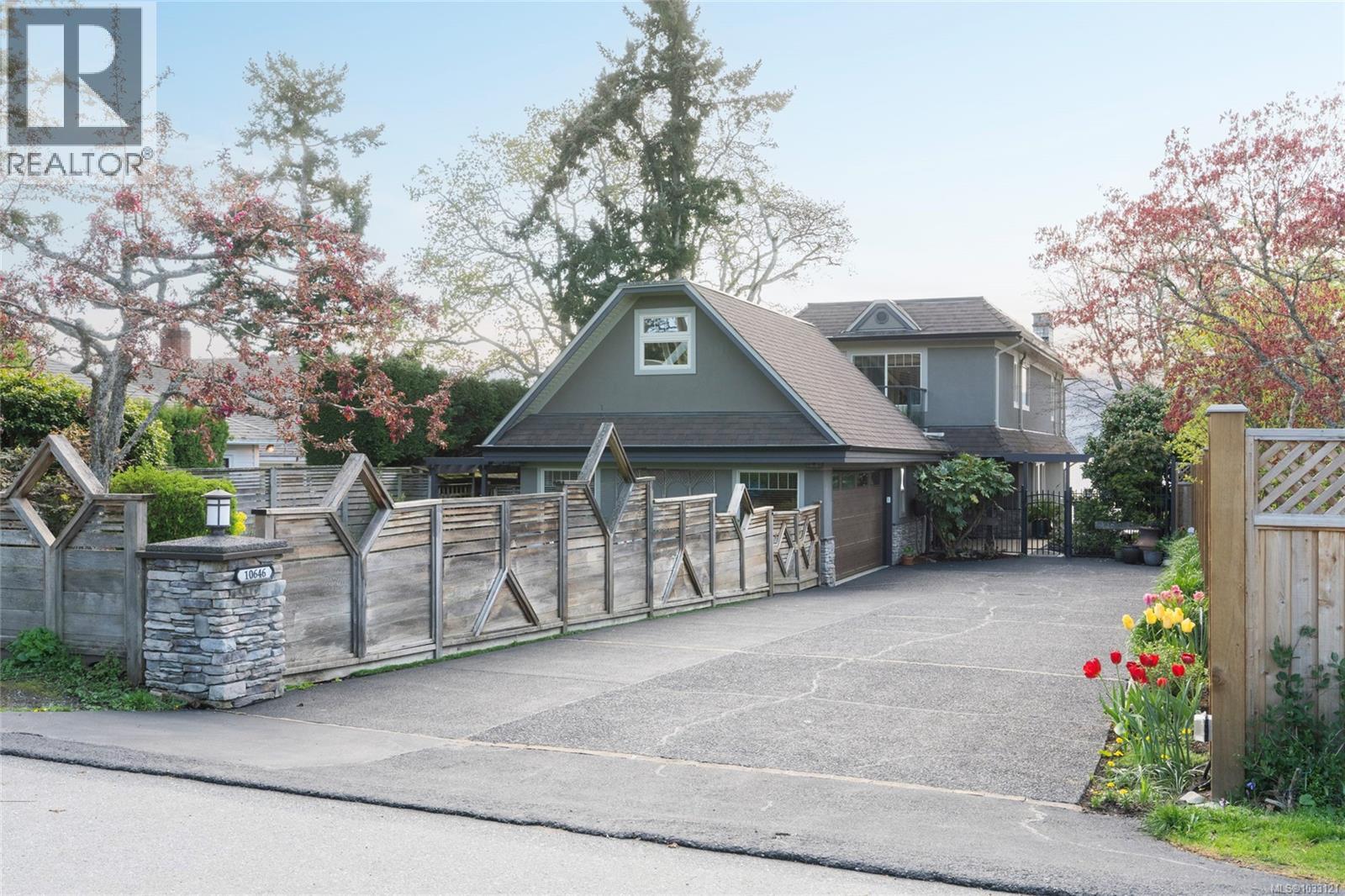  10646 Madrona Drive, North Saanich