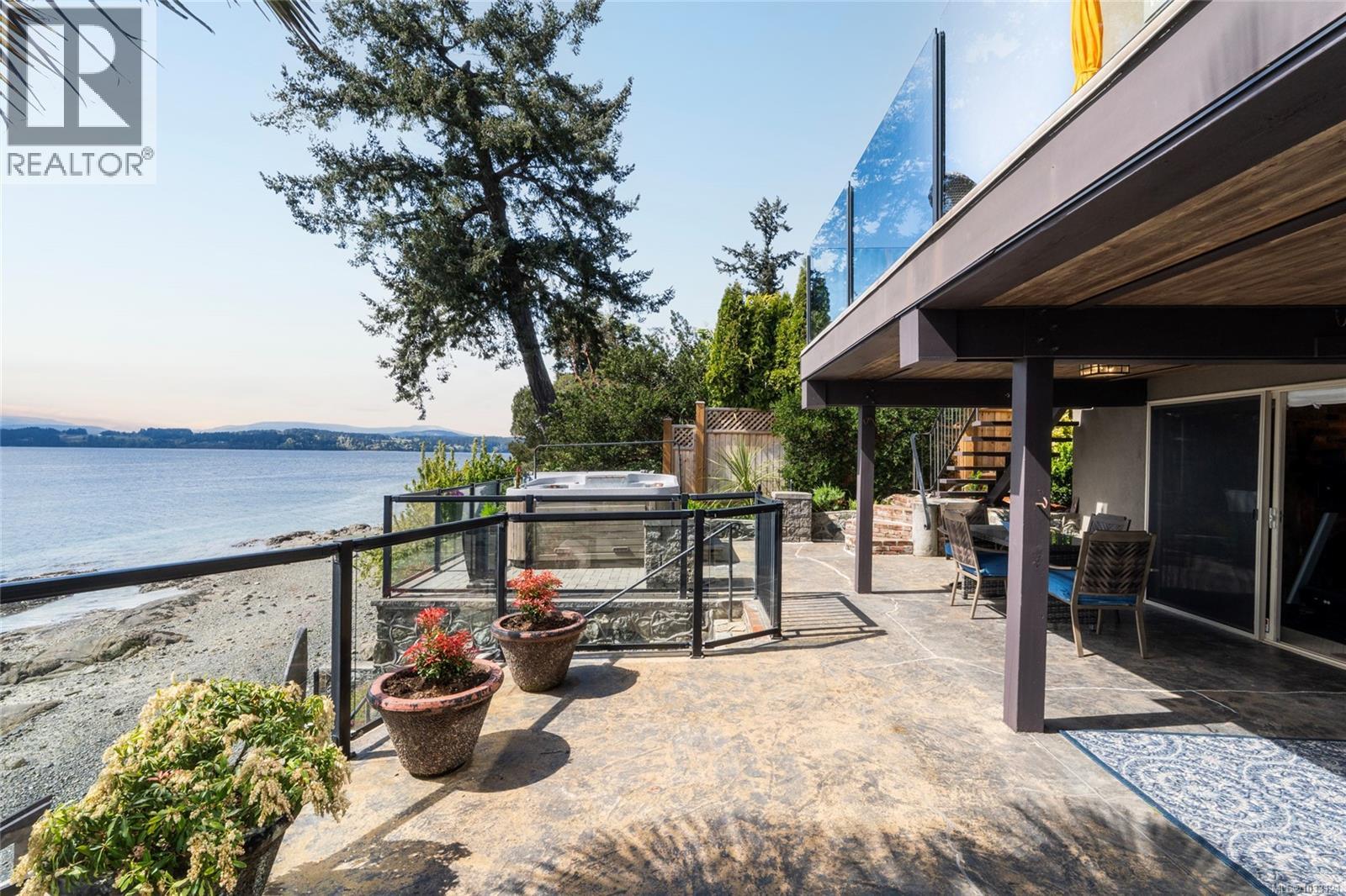  10646 Madrona Drive, North Saanich