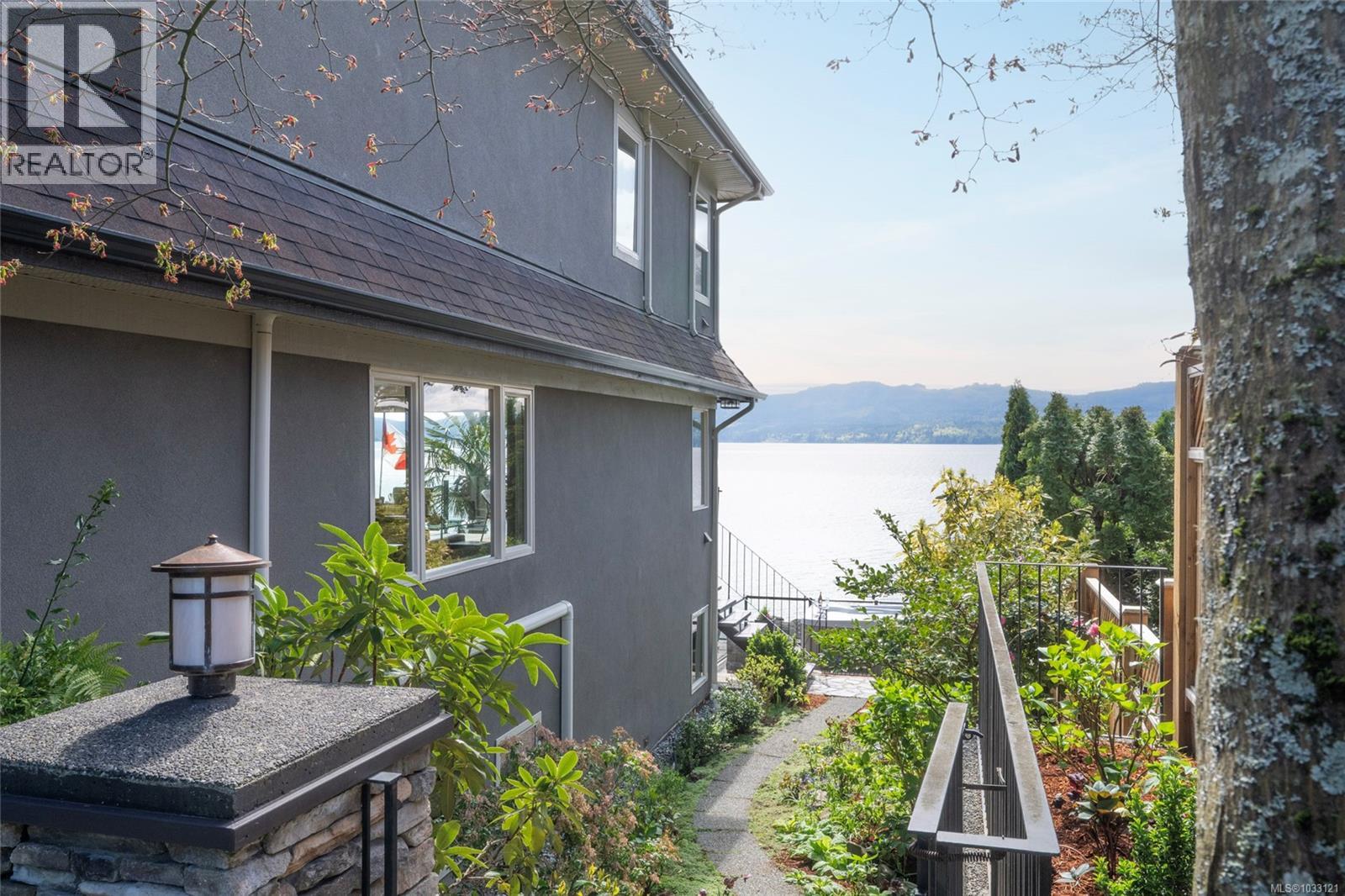  10646 Madrona Drive, North Saanich