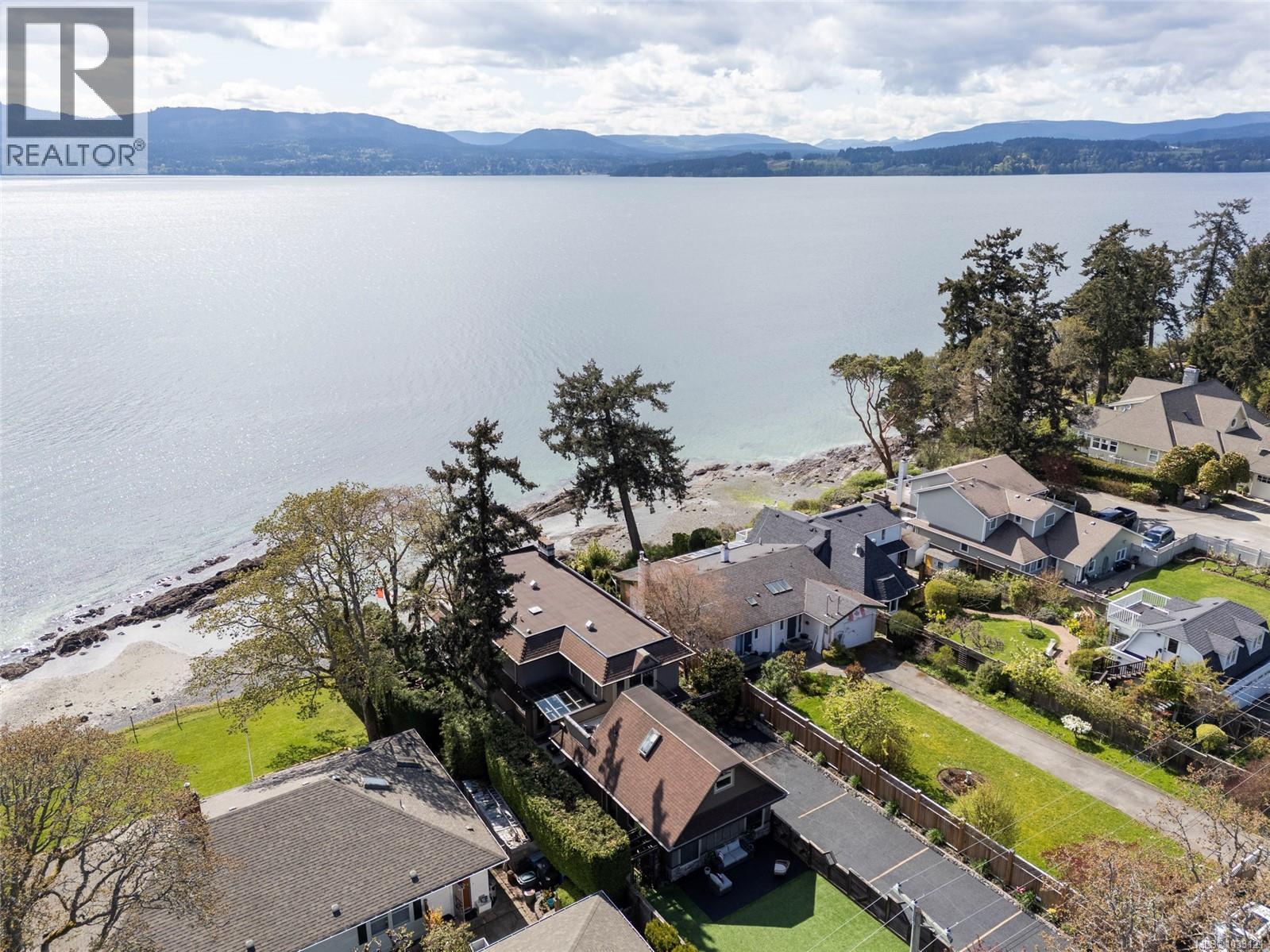  10646 Madrona Drive, North Saanich