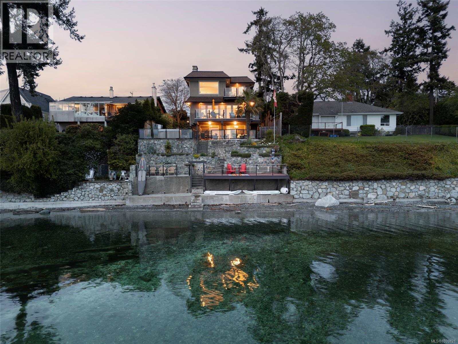  10646 Madrona Drive, North Saanich