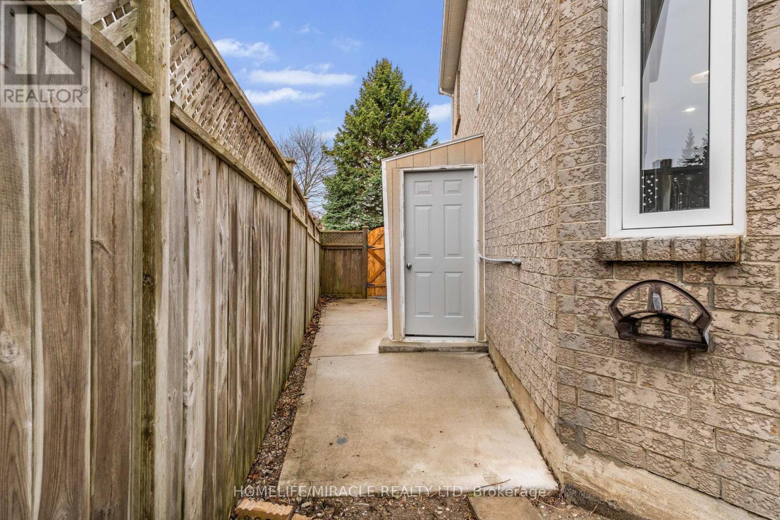 33 AUBURN LANE - 35
