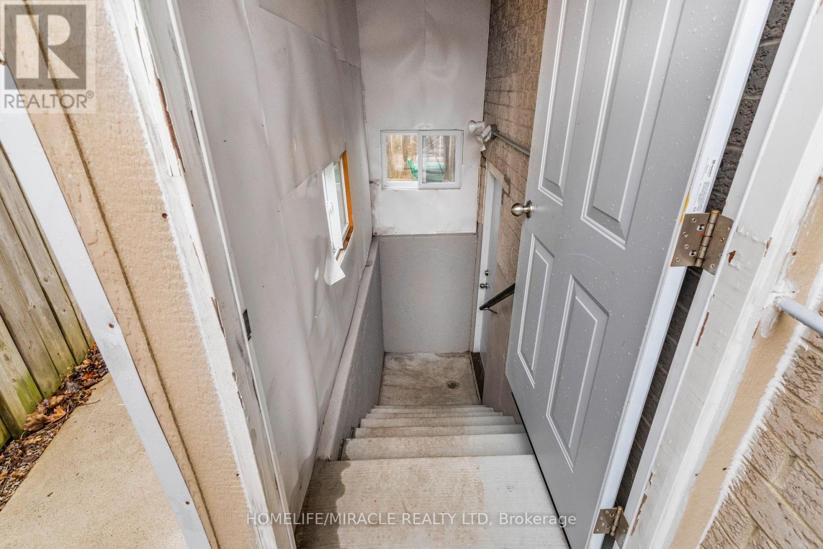 33 AUBURN LANE - 36