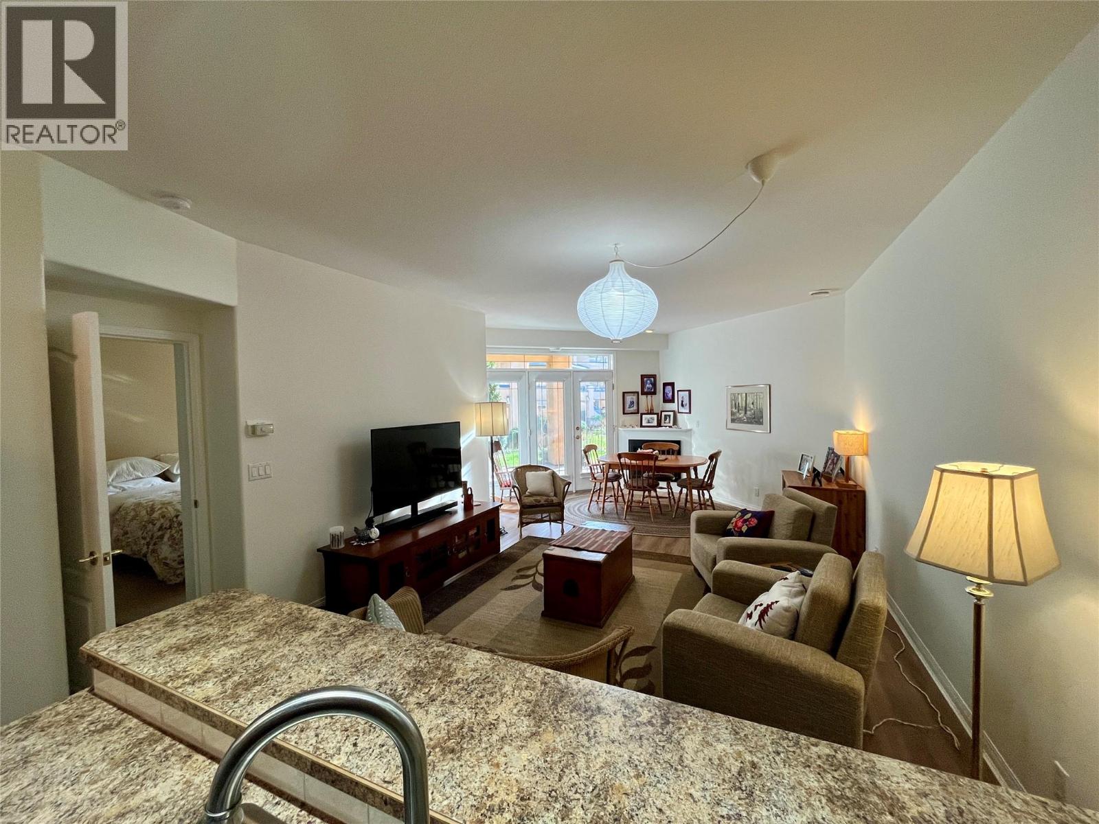 #32 714 Riverside Avenue Unit# 32 - 10