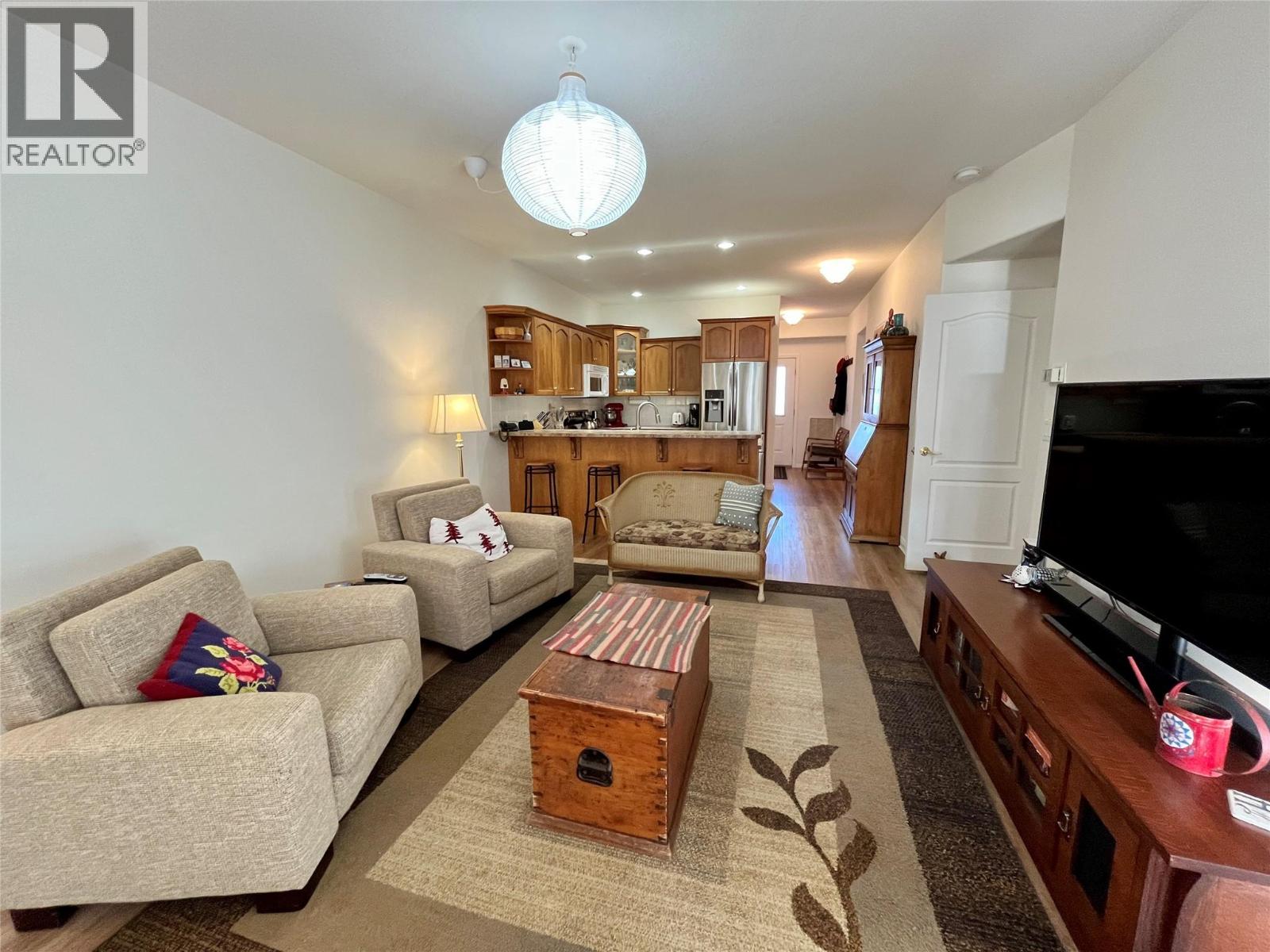 #32 714 Riverside Avenue Unit# 32 - 12