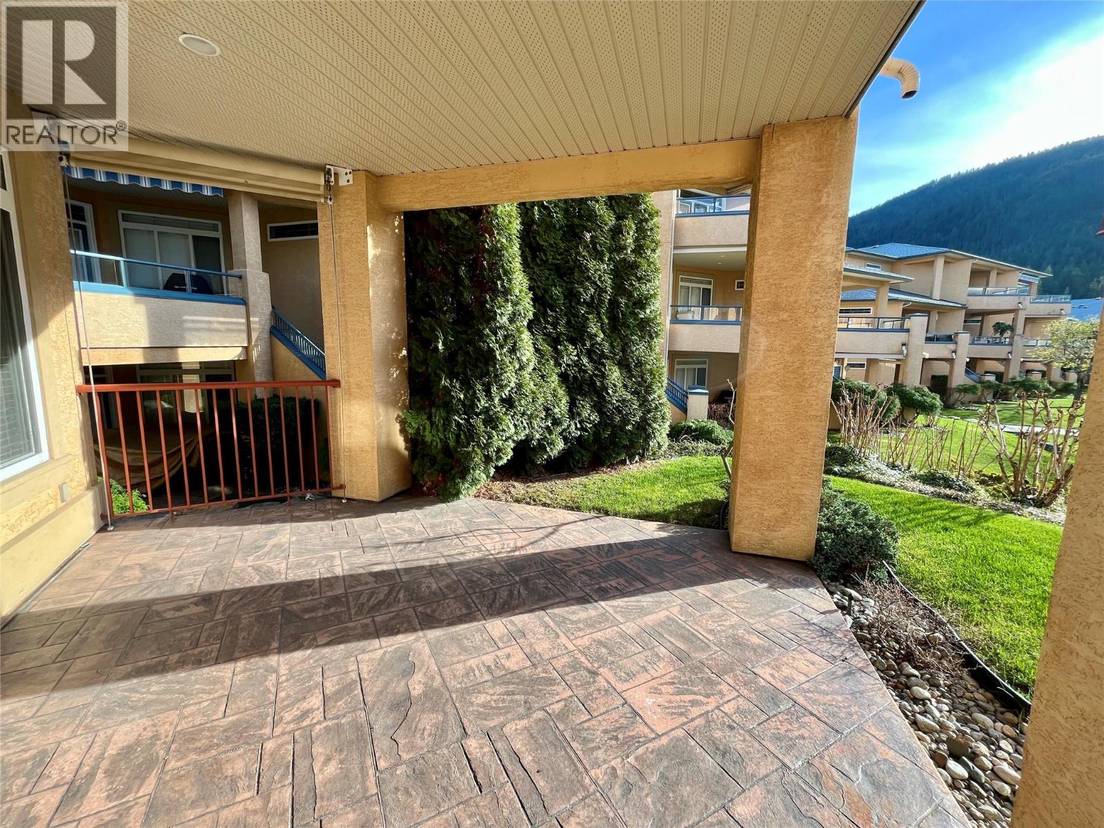 #32 714 Riverside Avenue Unit# 32 - 16