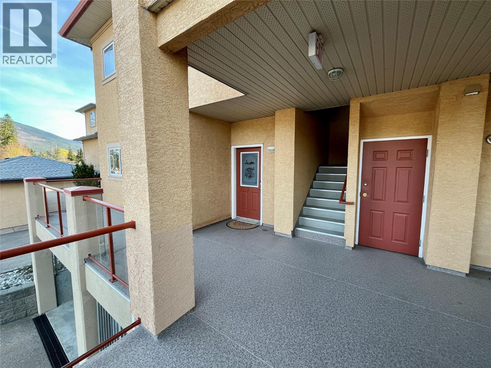 #32 714 Riverside Avenue Unit# 32 - 31