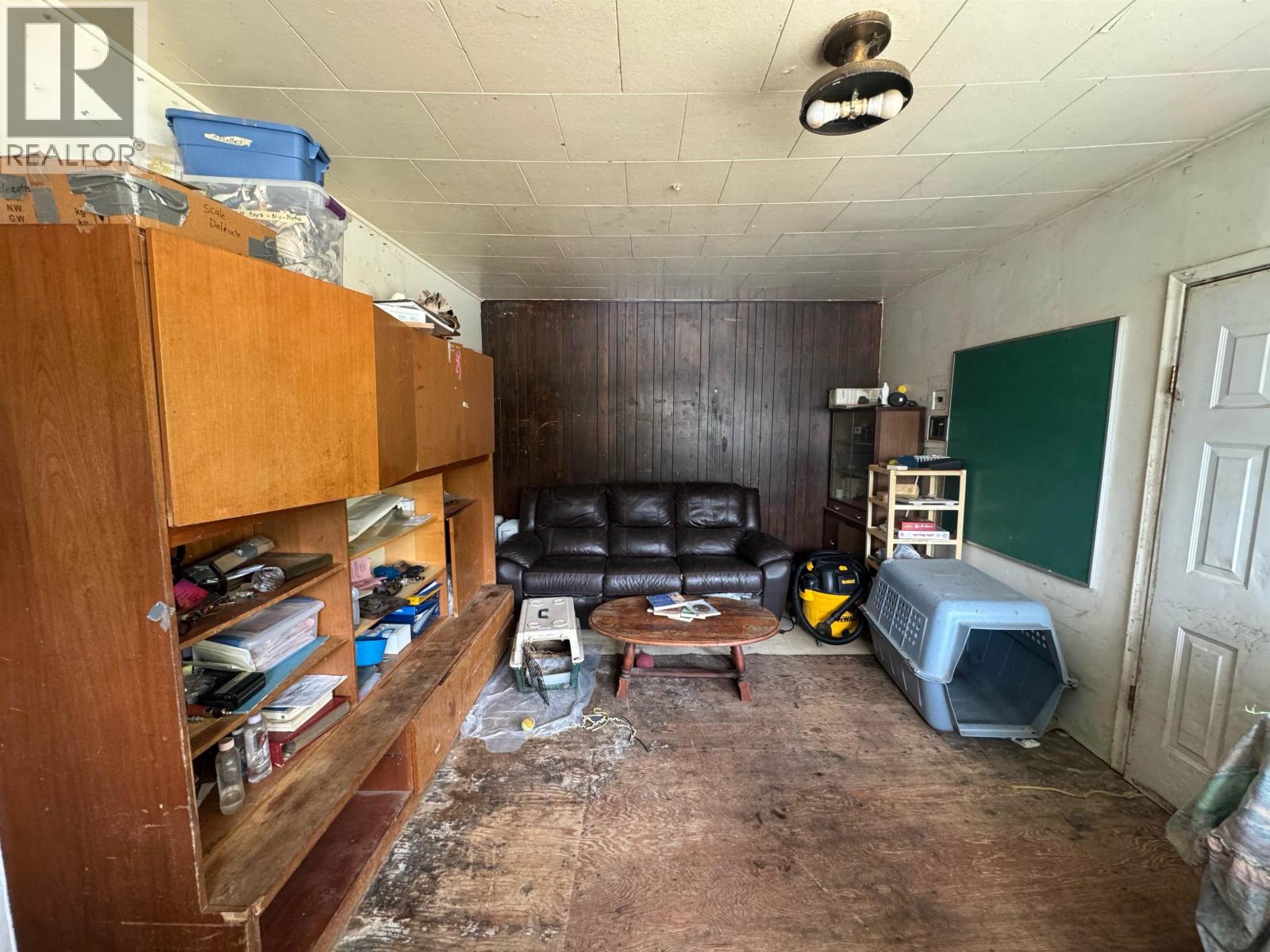 5676 LOWDEN ROAD - 13