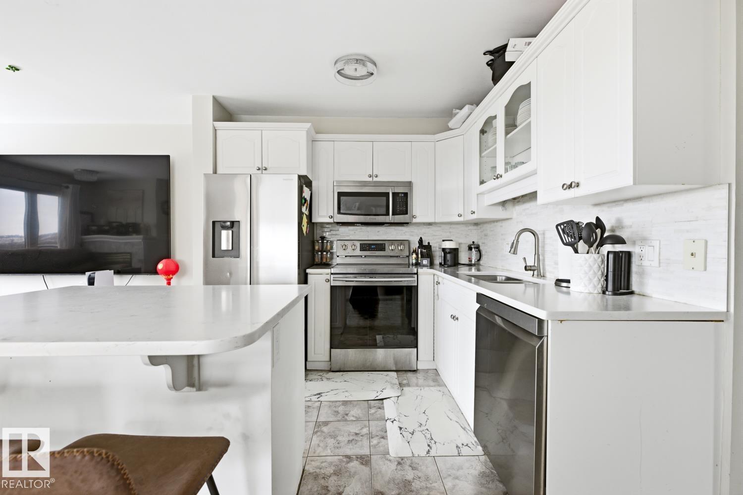 #115 10105 95 ST NW, Edmonton