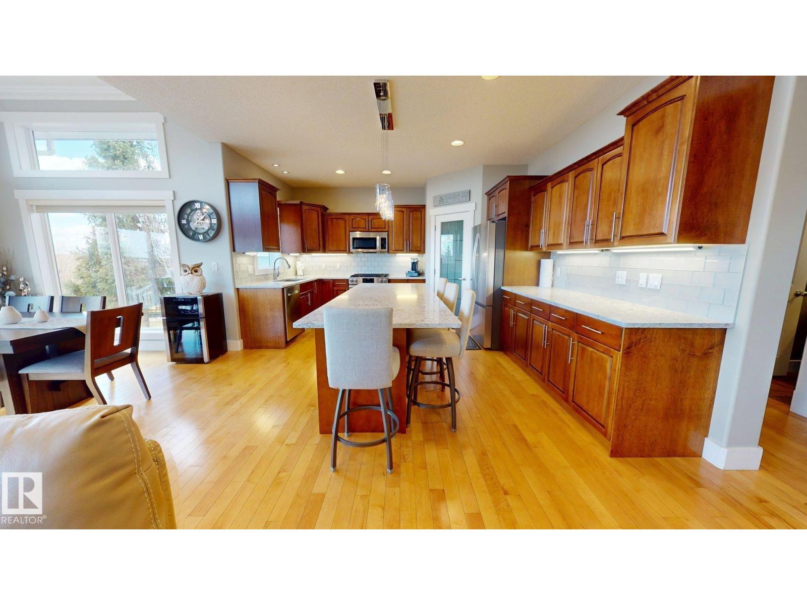 144 REICHERT DR, Beaumont