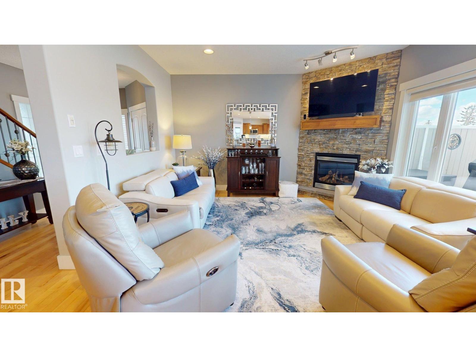 144 REICHERT DR, Beaumont