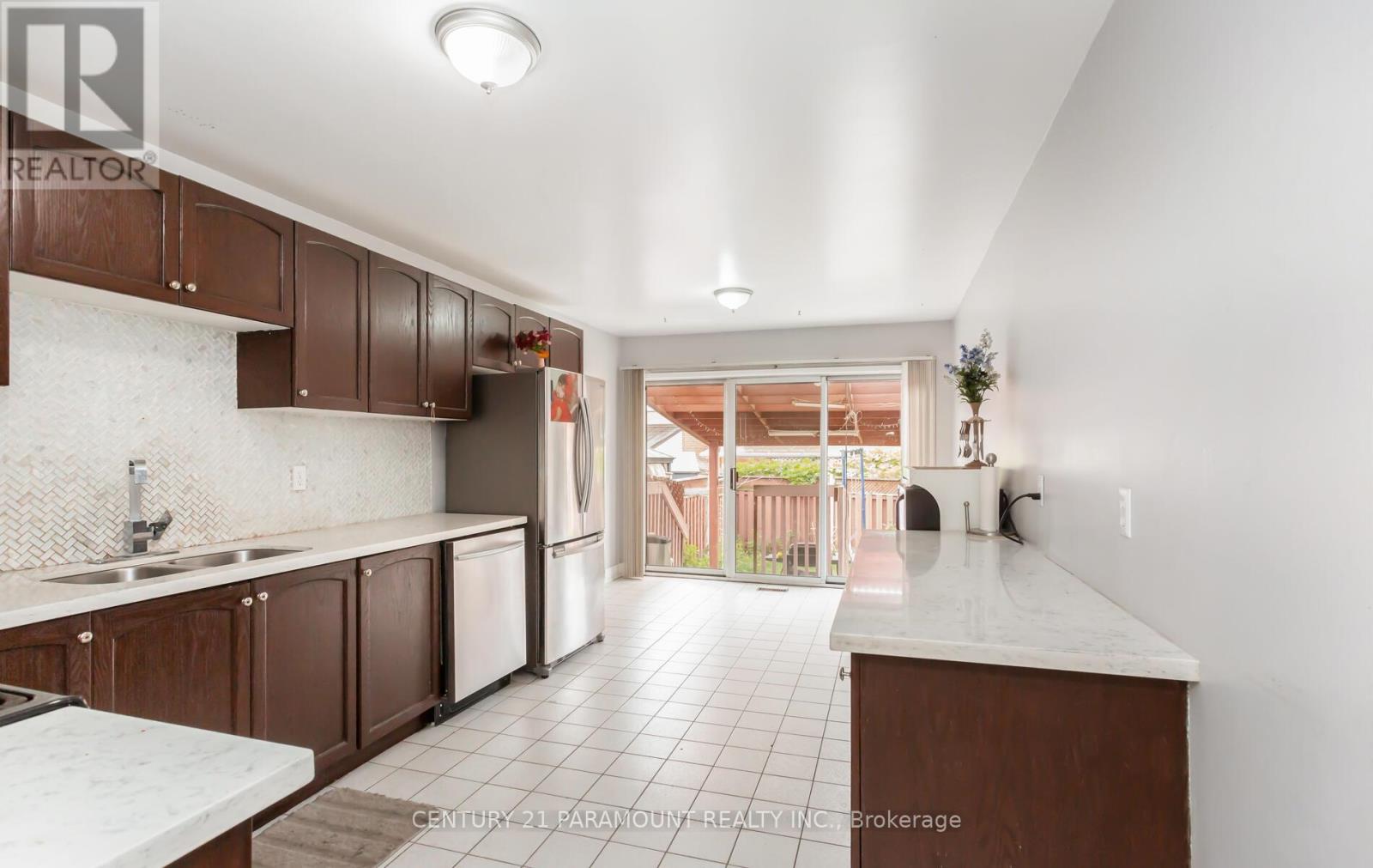 106 WILDBERRY CRESCENT - 13