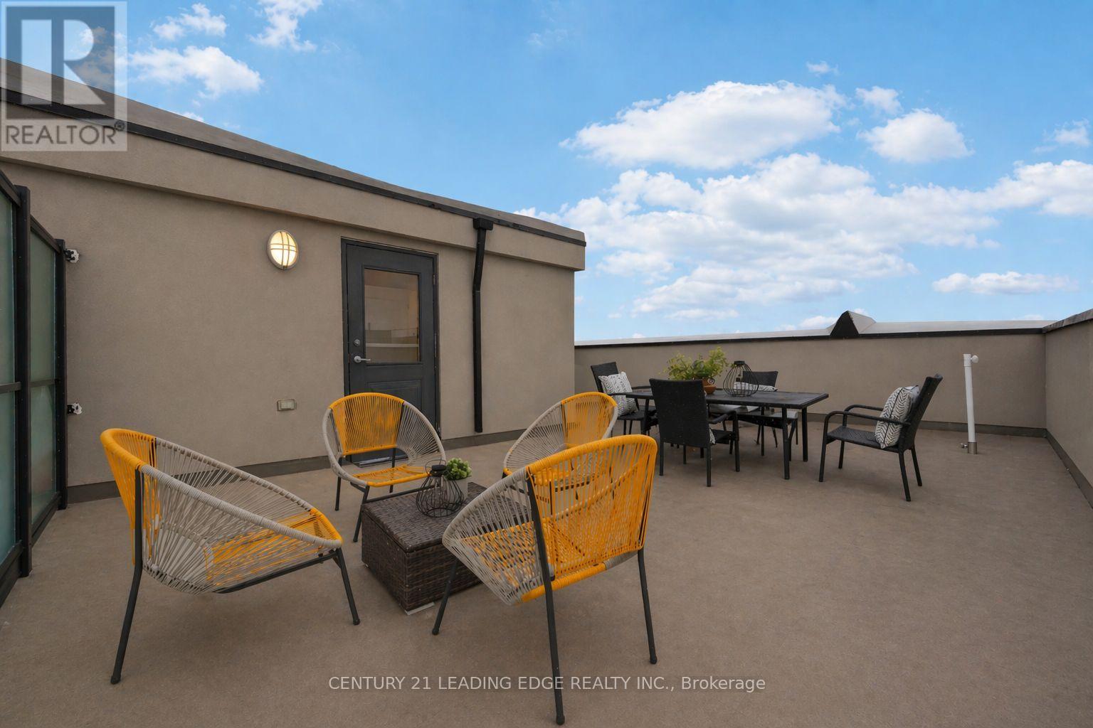 #285 326 JOHN STREET - 35