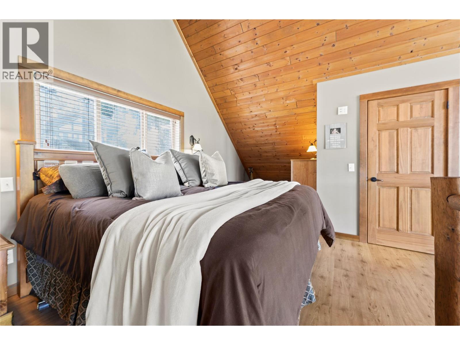 #73 6421 Eagle Bay Road - 30