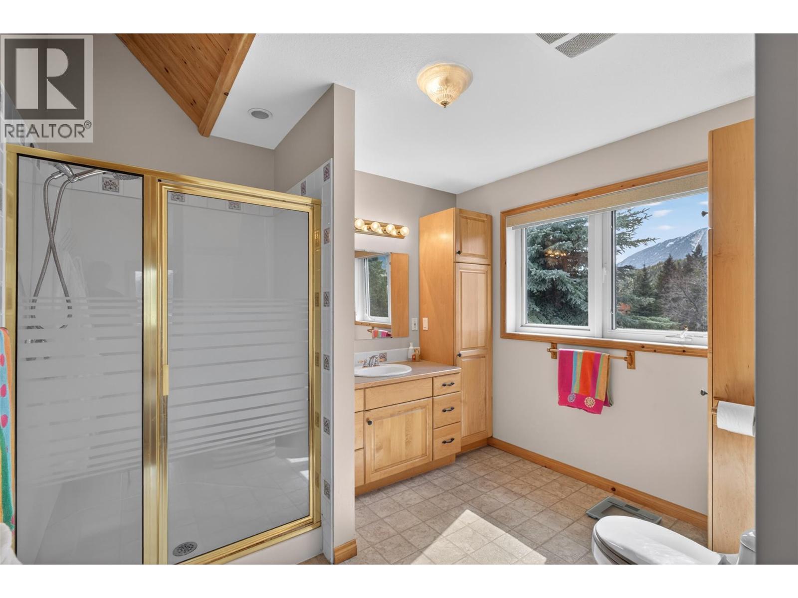 4484 Spruce Bay - 40