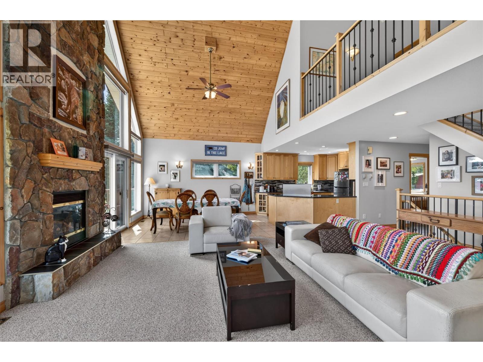 4484 Spruce Bay - 14