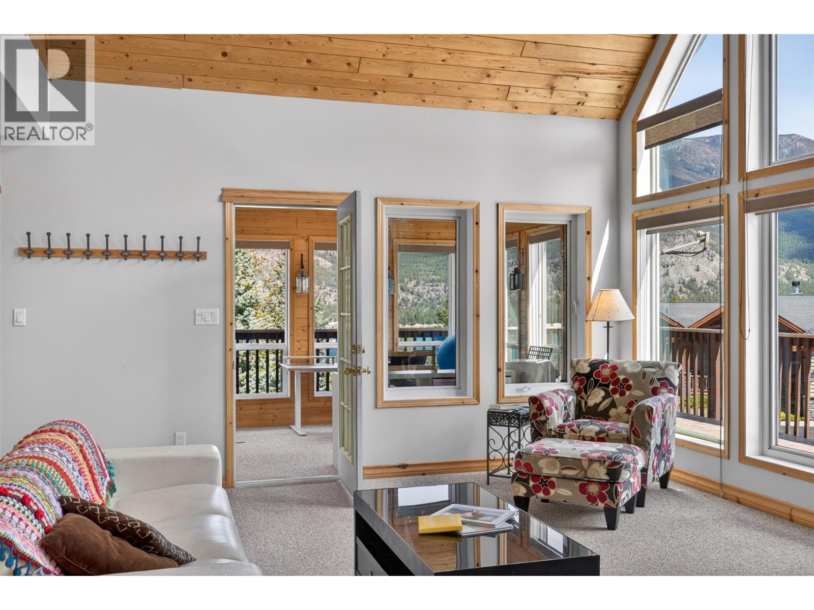 4484 Spruce Bay - 24