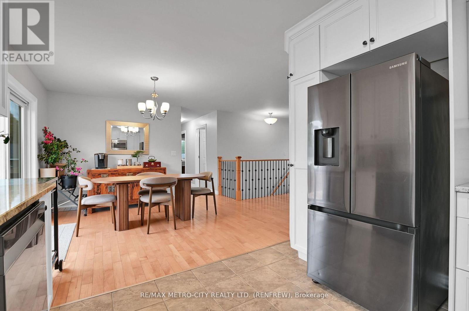 35 LAKERIDGE TRAIL - 13