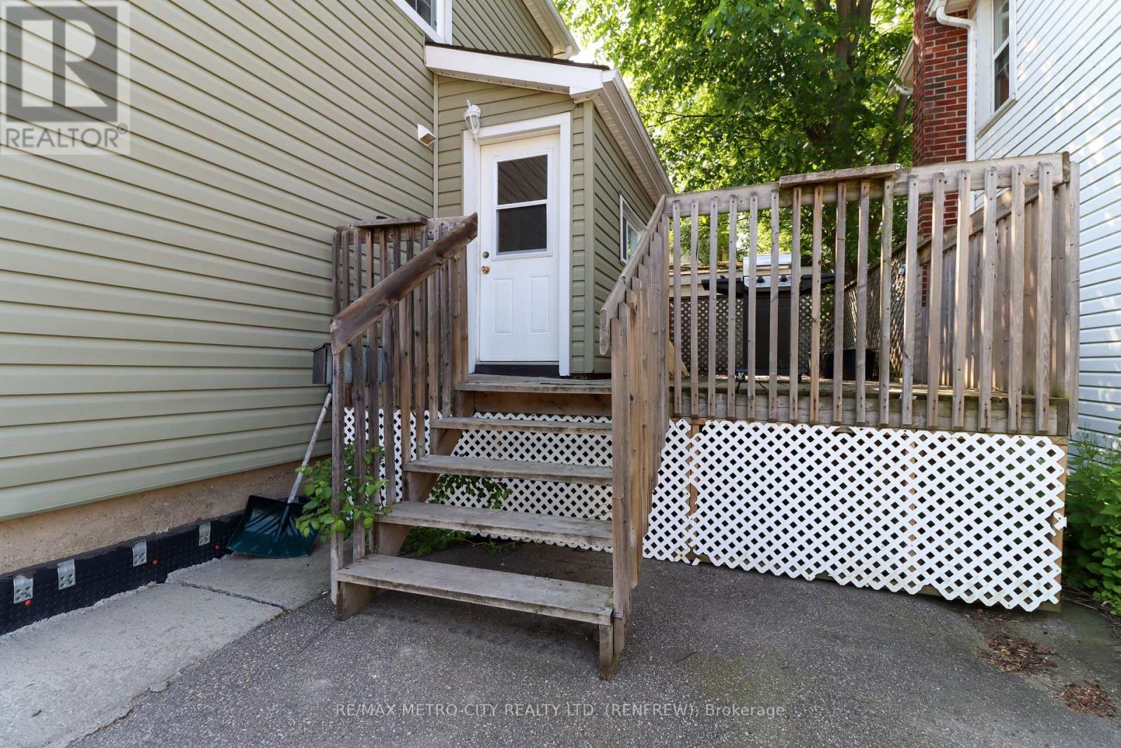362-370 BALDWIN STREET — photo 22
