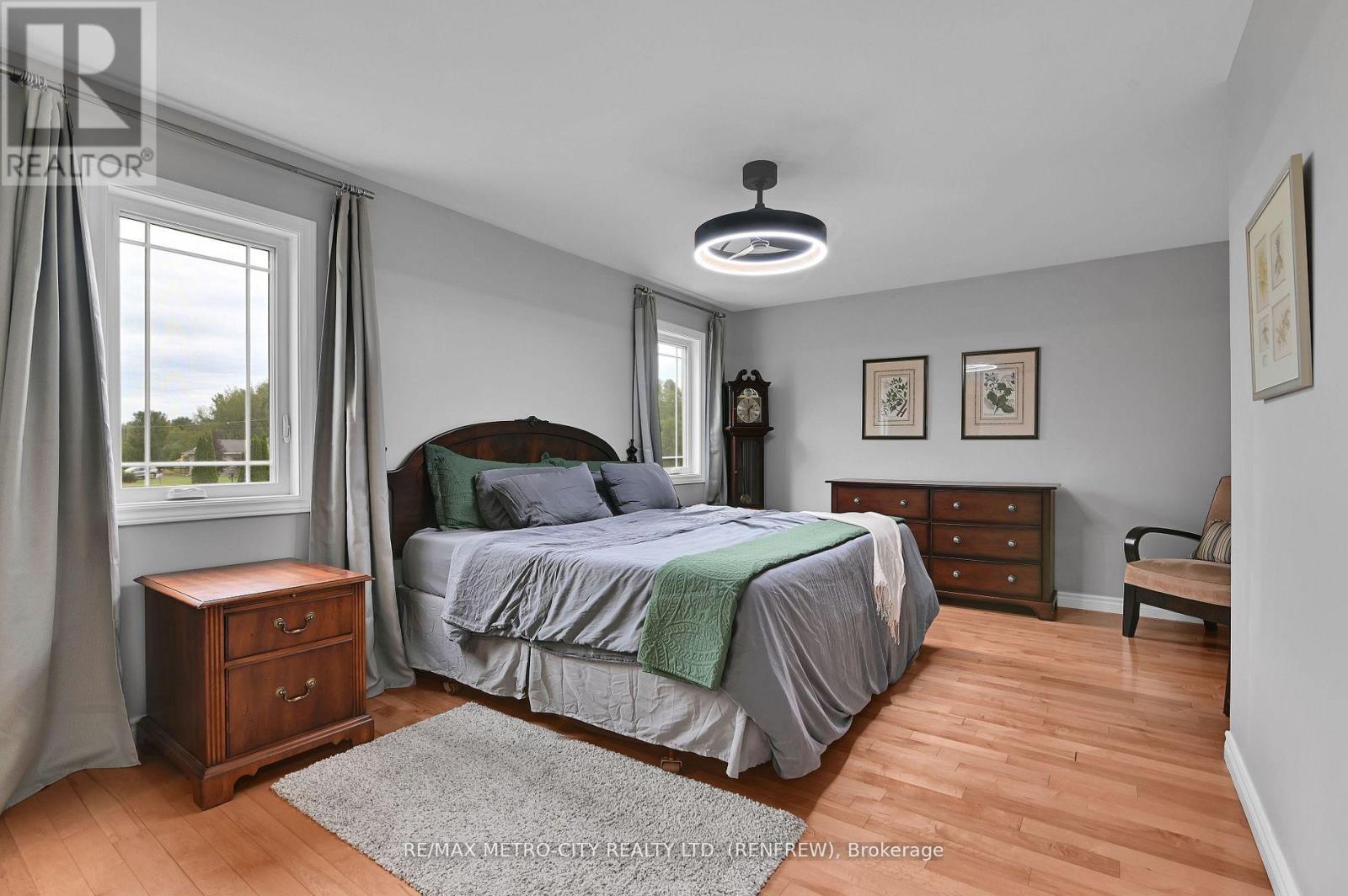 35 LAKERIDGE TRAIL - 19