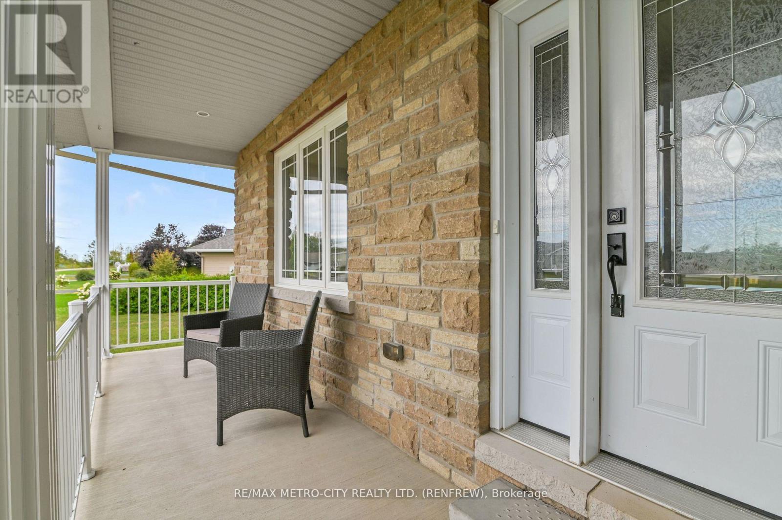 35 LAKERIDGE TRAIL - 6