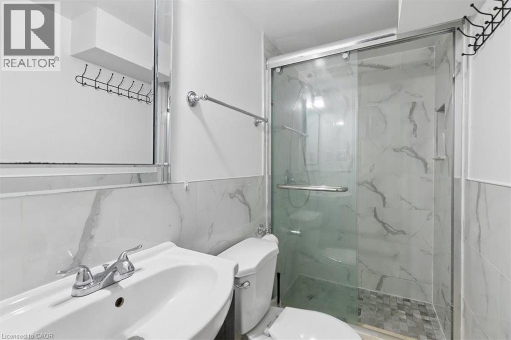 18 GOWDY Avenue - 19