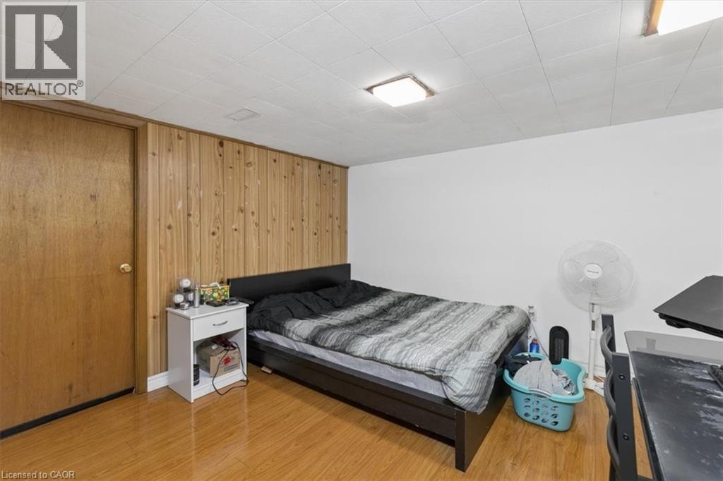 18 GOWDY Avenue - 16