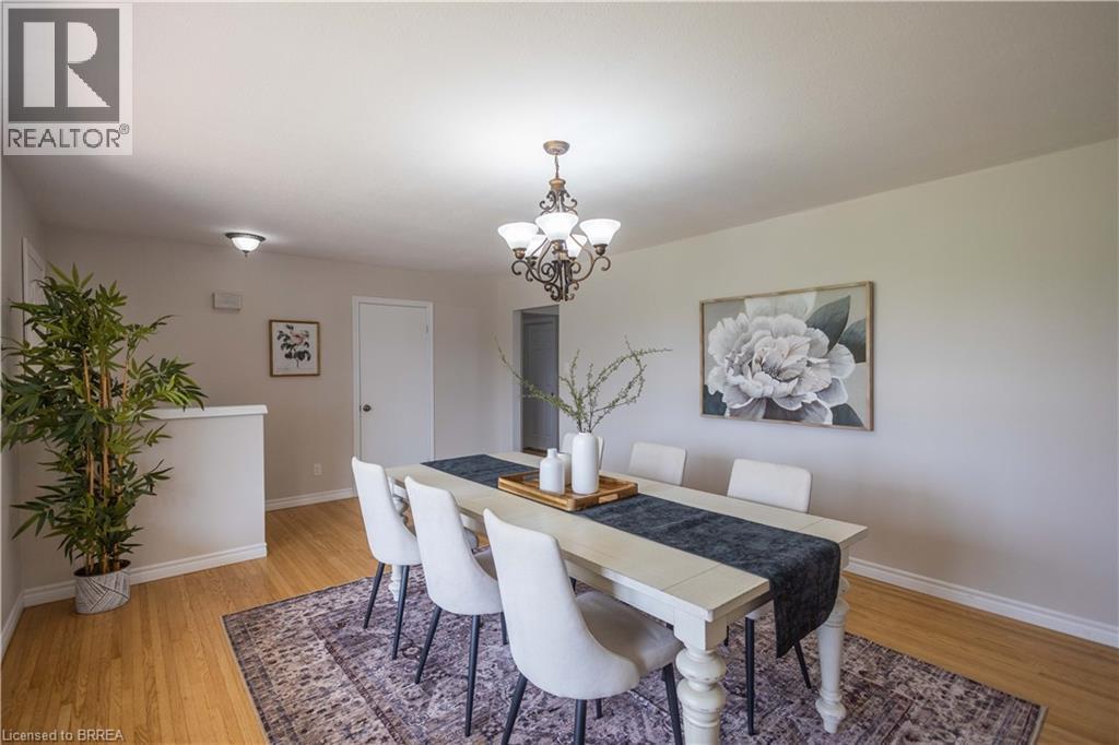 11 MONTOUR Place, Brantford, Ontario N3R5E4 - Photo 5