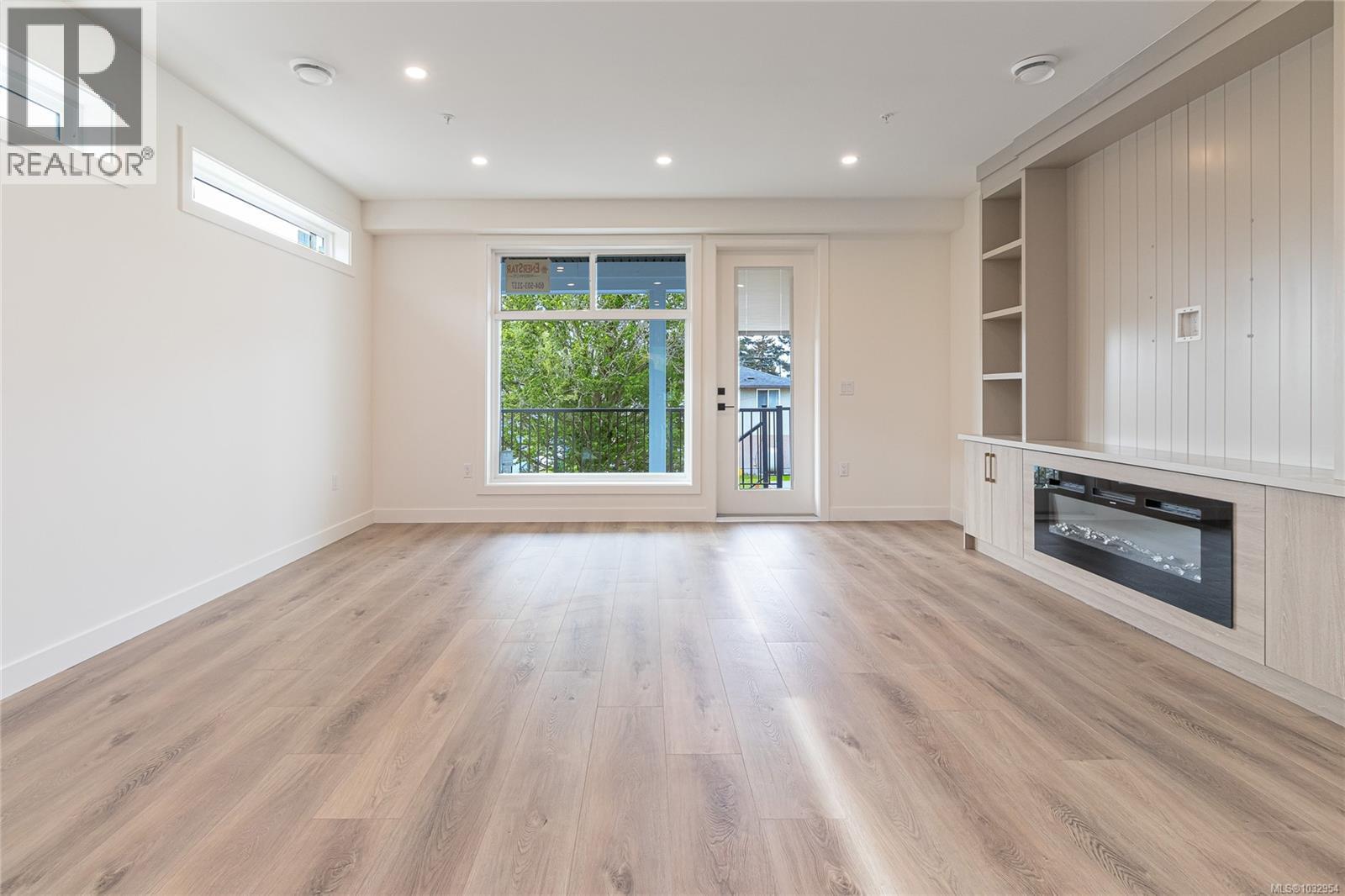 # 1 95 Battleford Avenue, Saanich