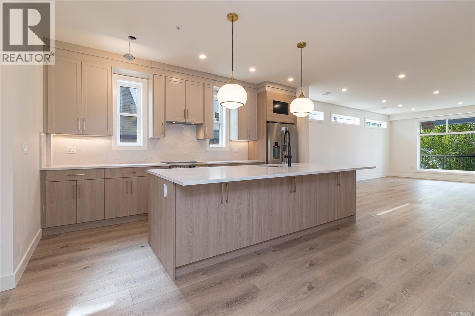 # 1 95 Battleford Avenue, Saanich