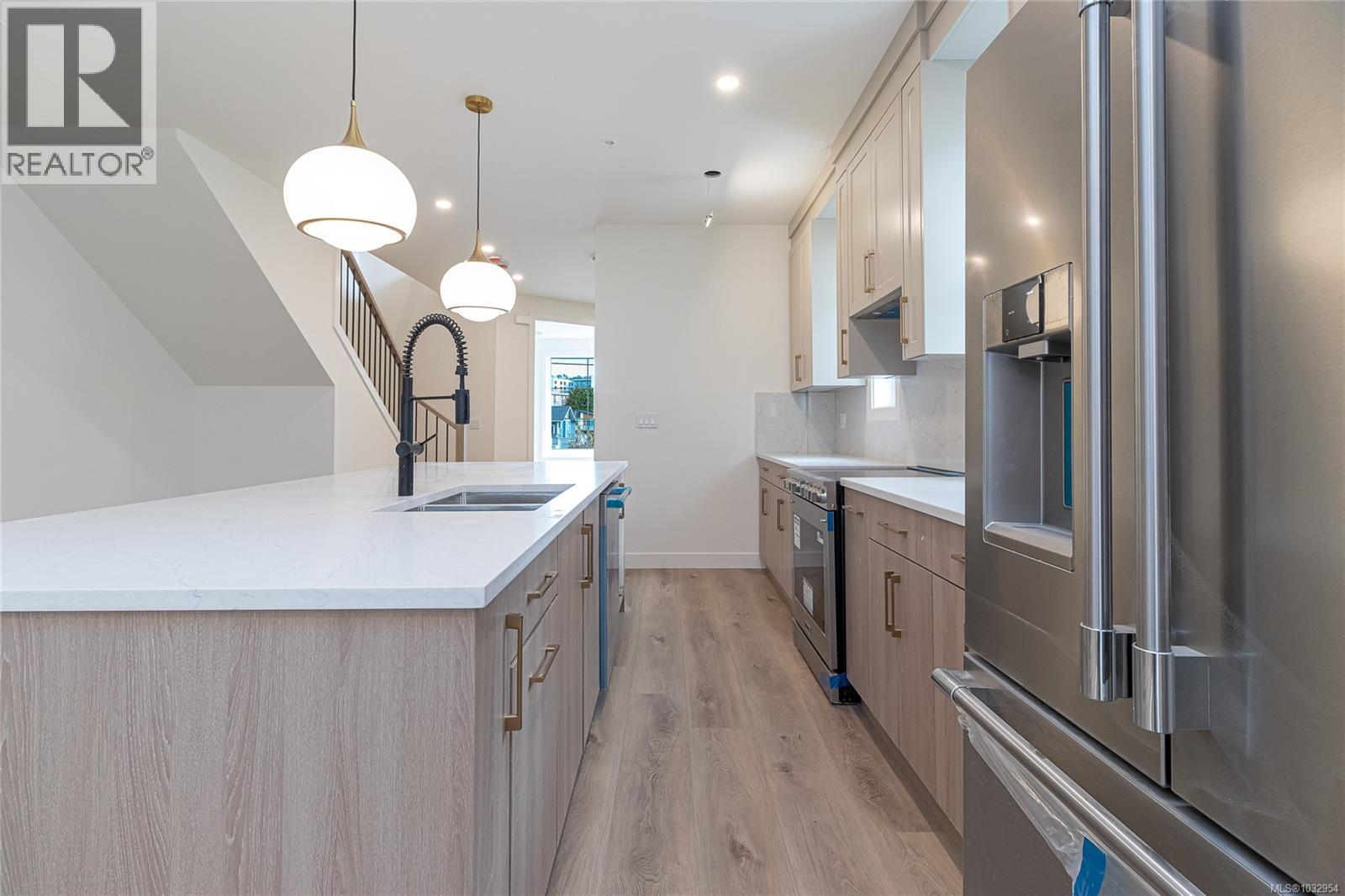 # 1 95 Battleford Avenue, Saanich