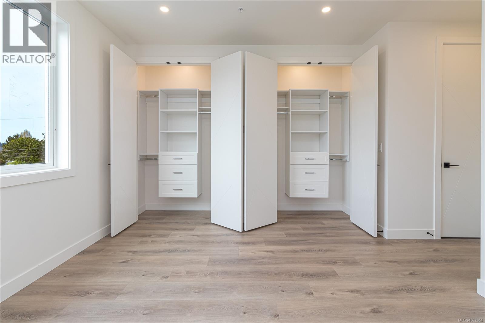 # 1 95 Battleford Avenue, Saanich