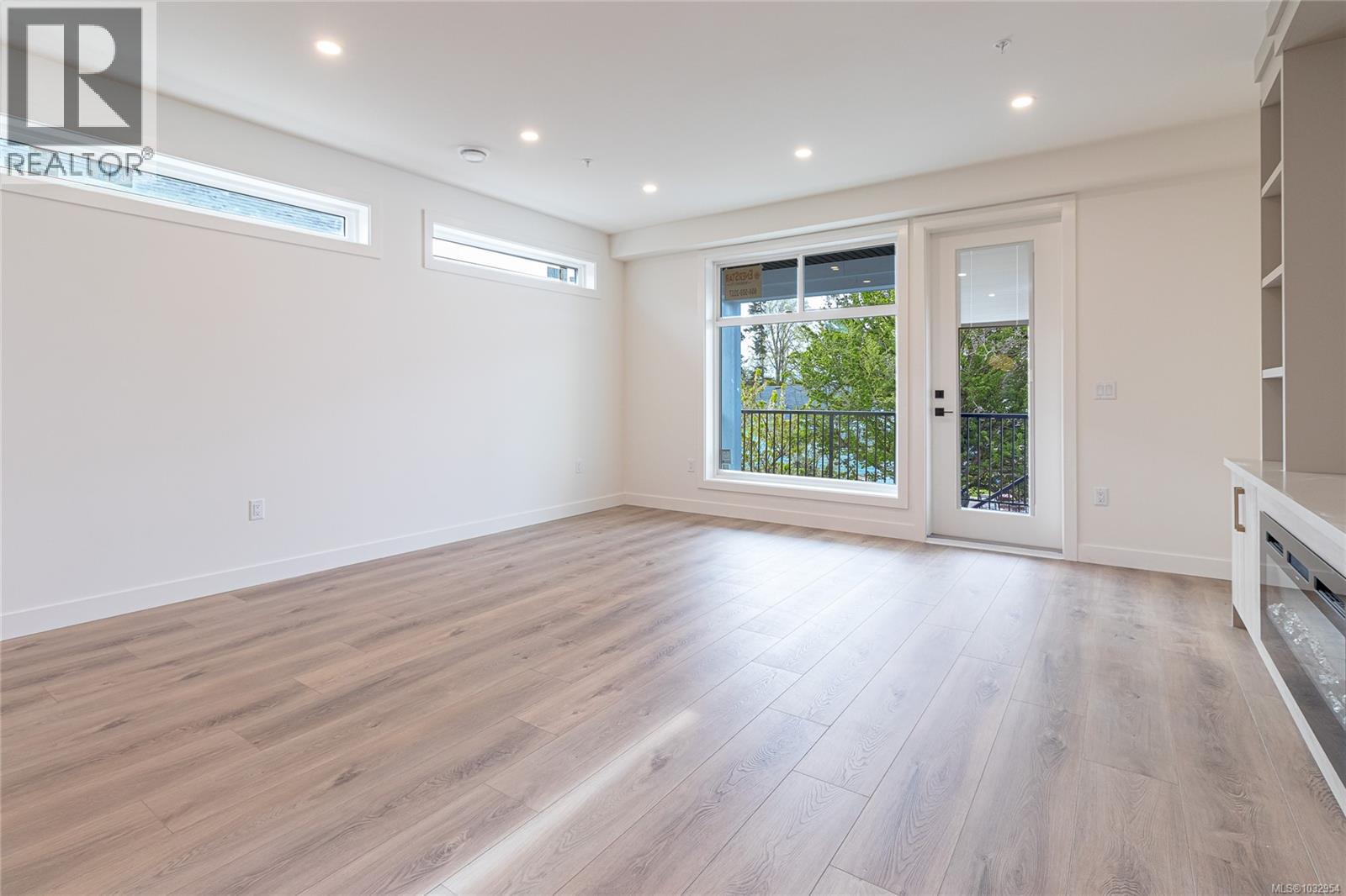 # 1 95 Battleford Avenue, Saanich