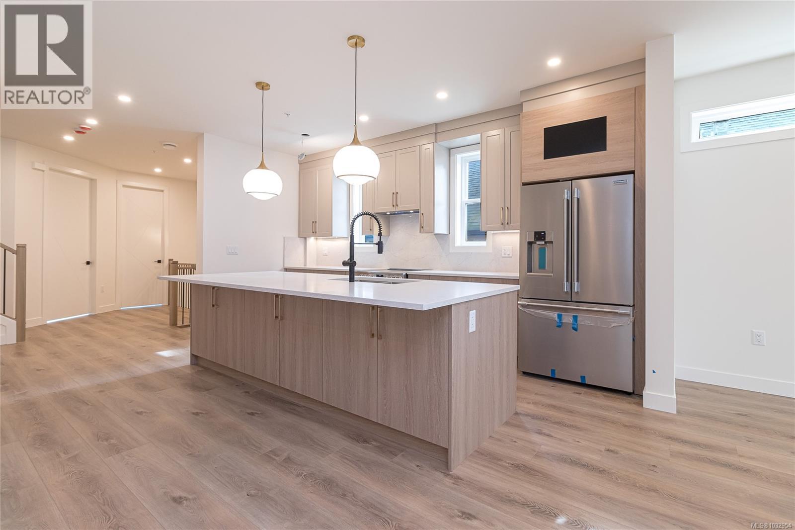 # 1 95 Battleford Avenue, Saanich