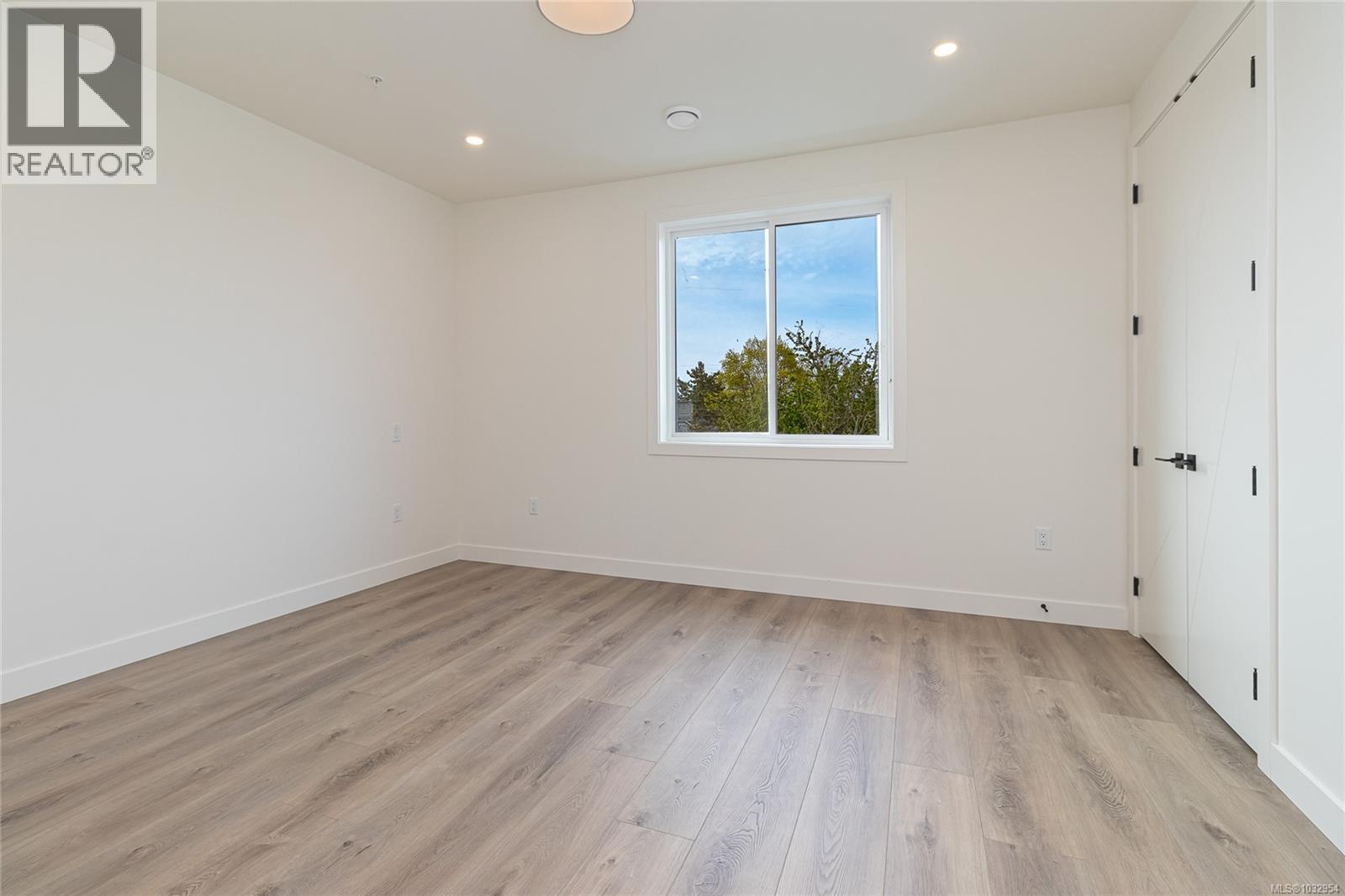 # 1 95 Battleford Avenue, Saanich