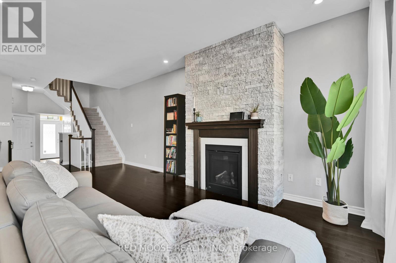 730 SORA WAY — photo 15