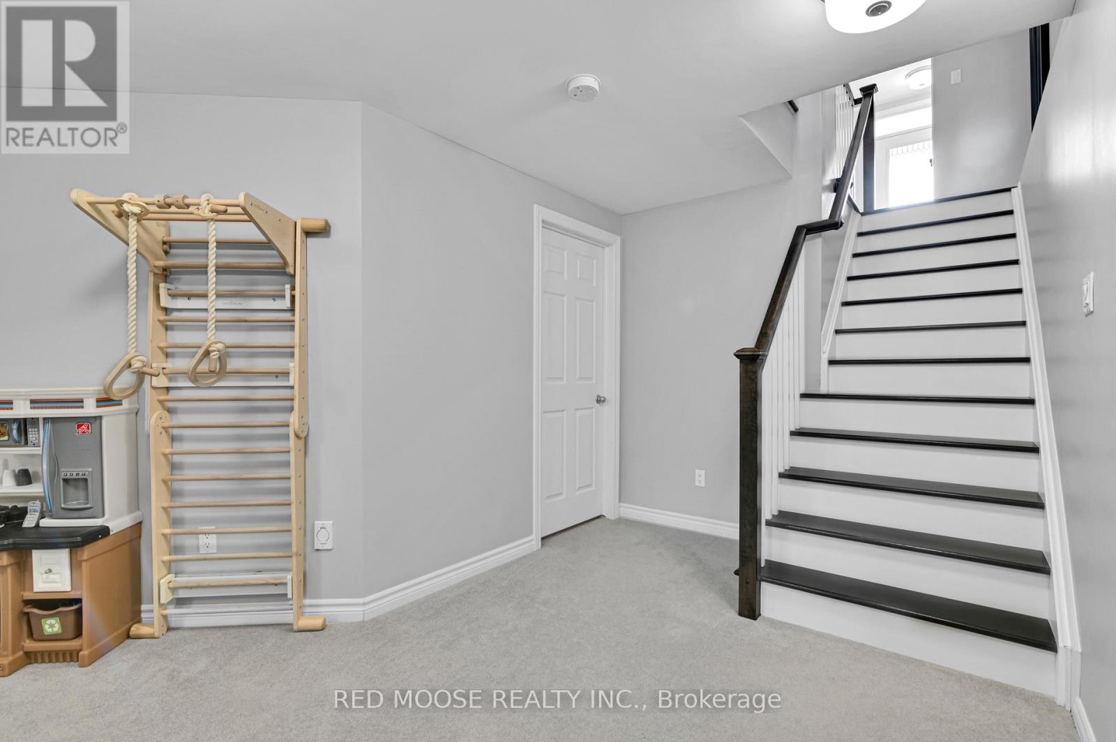 730 SORA WAY — photo 30