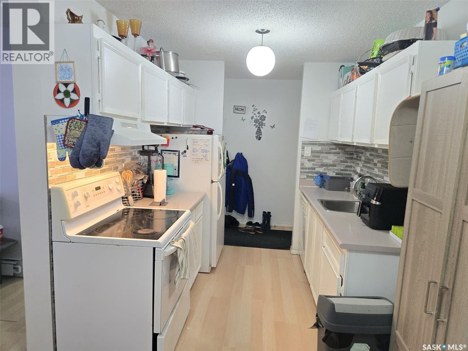 #115A 4040 8th STREET E - 4