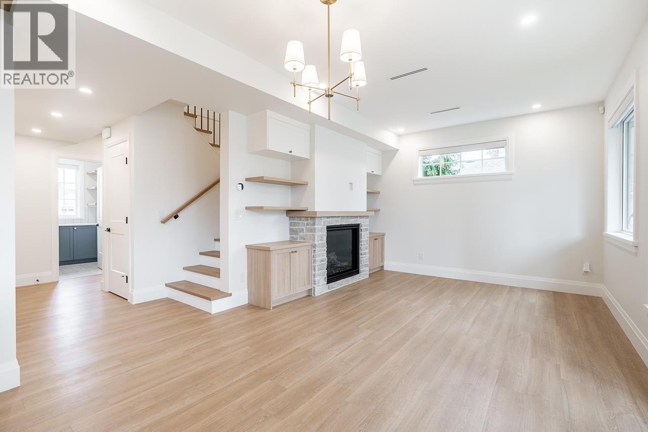 #2-5411 CRESCENT Drive, Delta