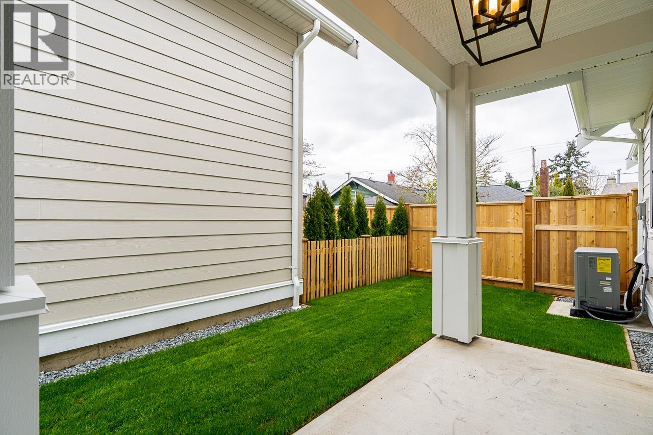 #2-5411 CRESCENT Drive, Delta