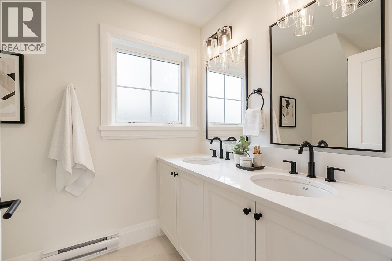 #2-5411 CRESCENT Drive, Delta