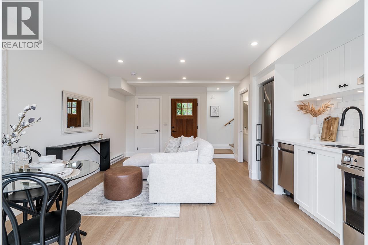 #2-5411 CRESCENT Drive, Delta