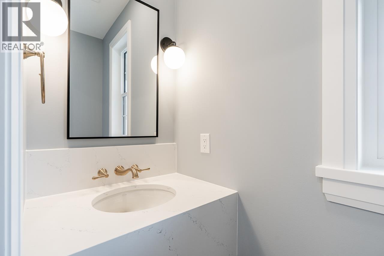 #2-5411 CRESCENT Drive, Delta