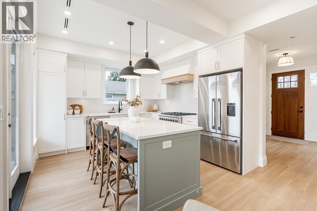 #1-5411 CRESCENT Drive, Delta