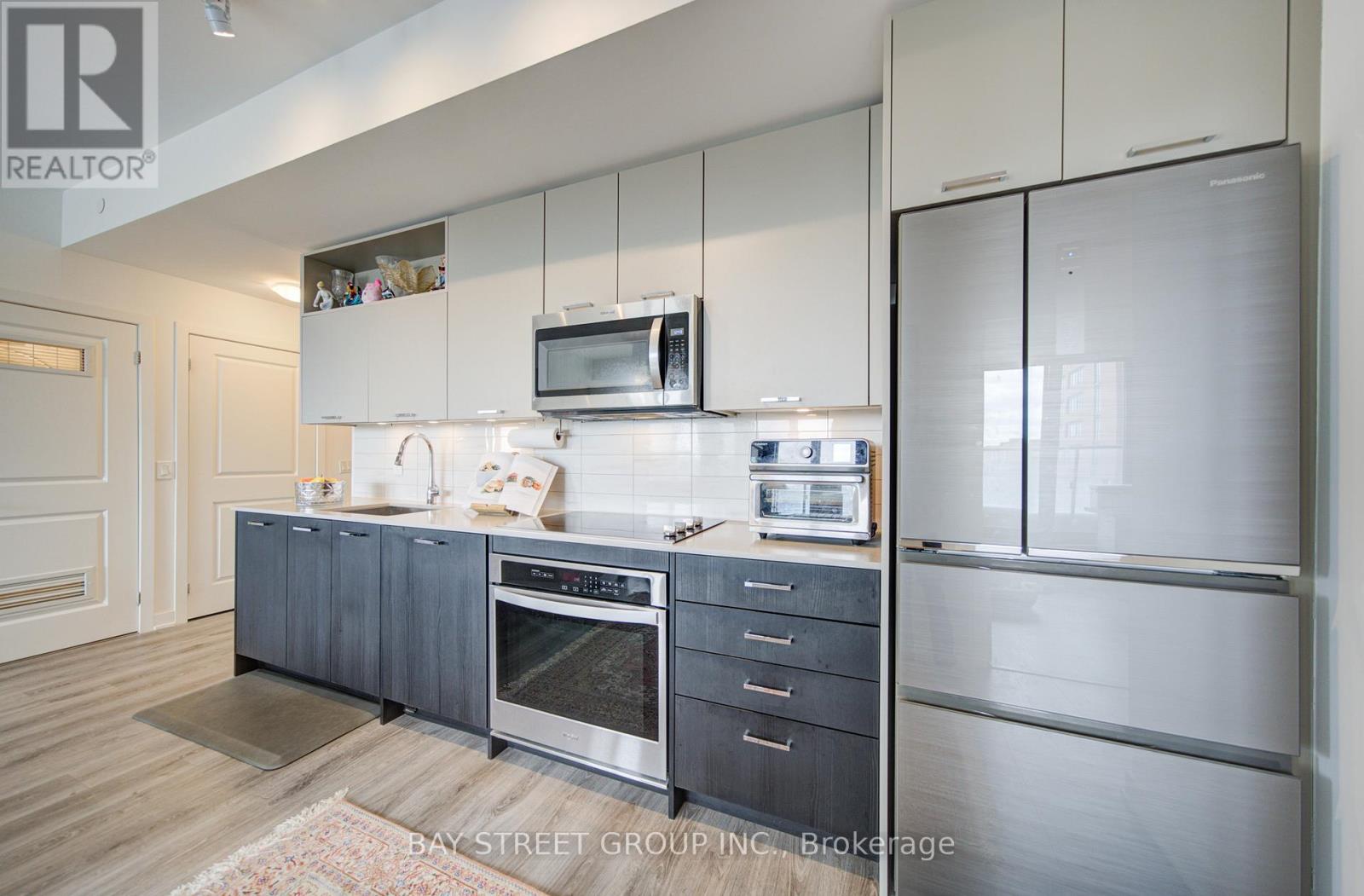 #210 120 EAGLE ROCK WAY - 12