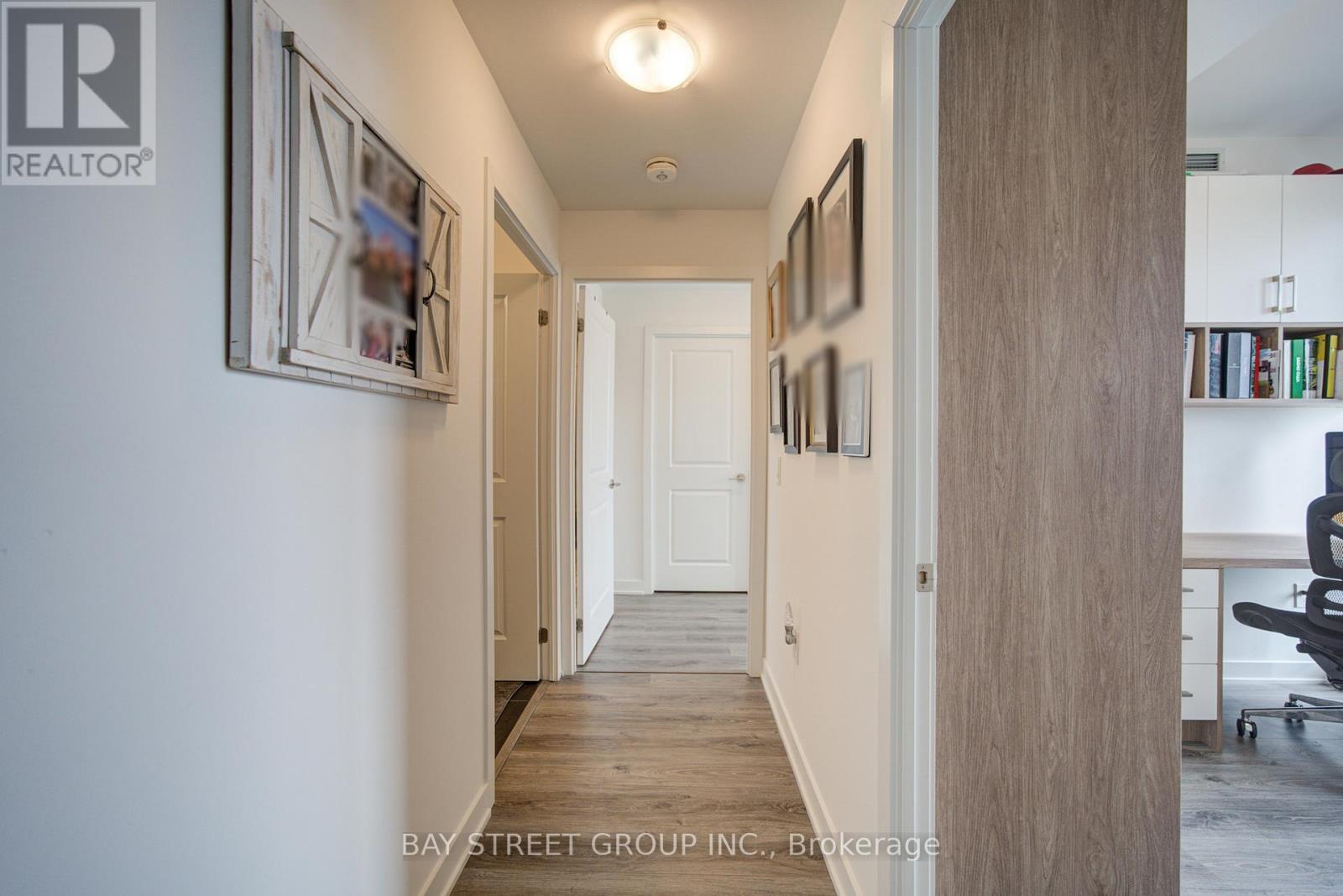 #210 120 EAGLE ROCK WAY - 18