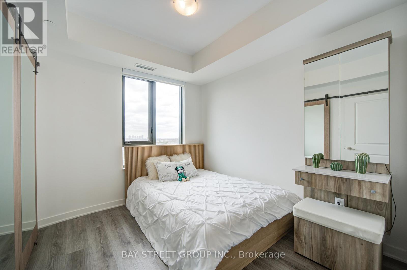 #210 120 EAGLE ROCK WAY - 19