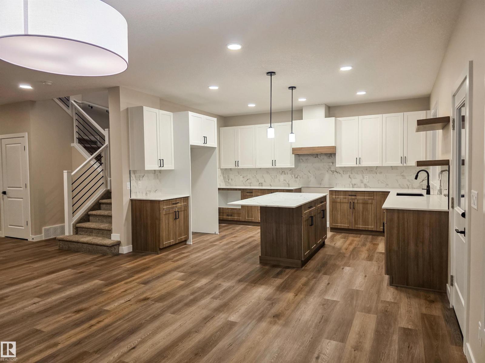 227 RAVINE DR, Devon