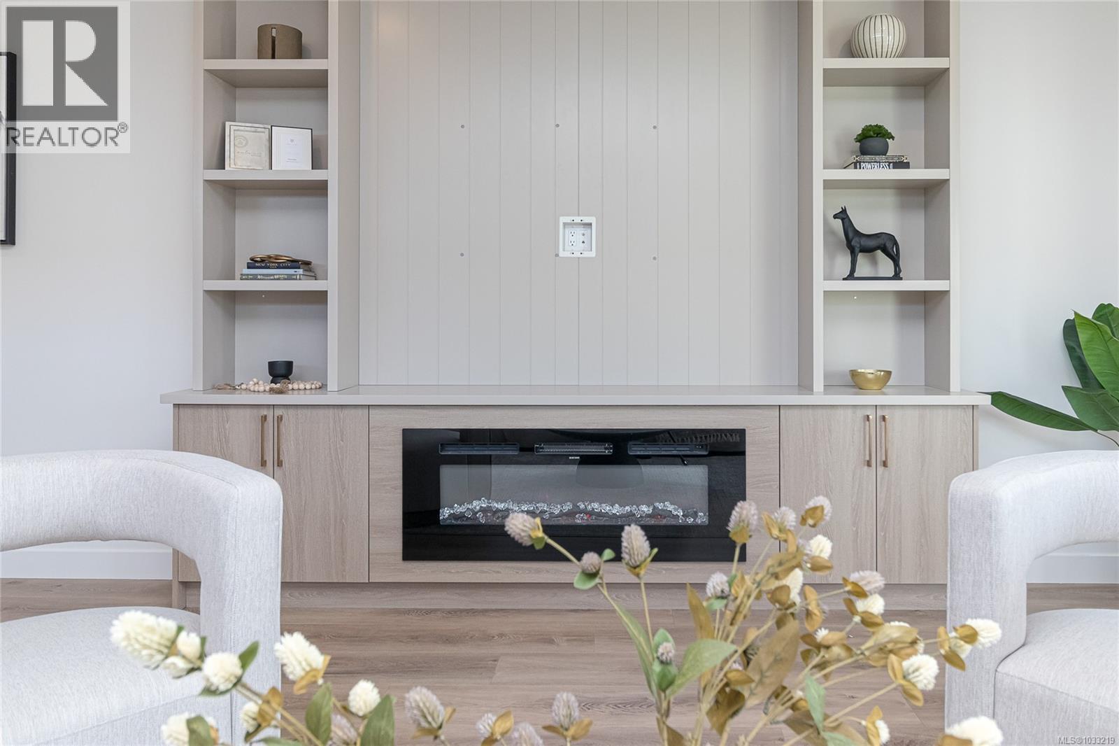 # 2 95 Battleford Avenue, Saanich