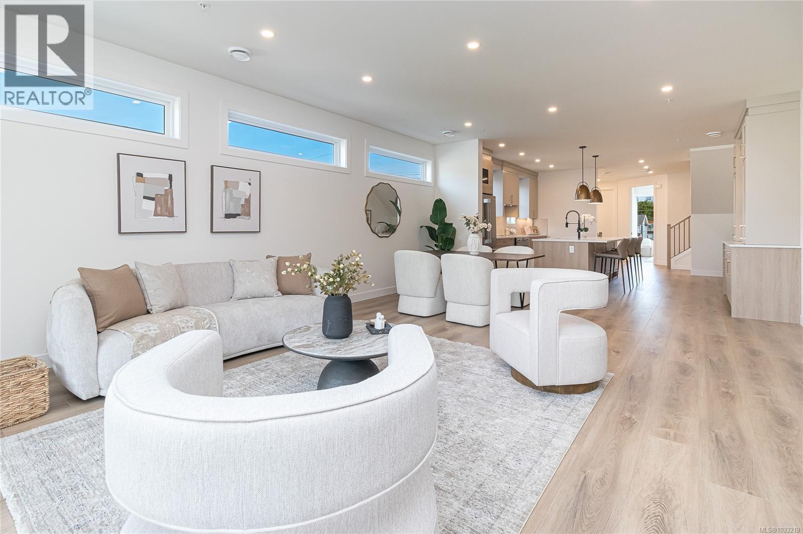 # 2 95 Battleford Avenue, Saanich